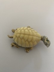 Nettie Rosenstein Vintage Turtle Brooch Gold Tone Signed