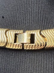 STUNNING VINTAGE ESTATE “S”WAVE LINKS GIVENCHY GOLD Collar Necklace