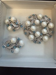 Vintage Sarah Coventry “Alaskan Summer” brooch earrings set 1960’s Pearls Read
