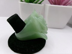 Vintage Plastic Lucite Molded Flower Ring~SIZE 8~GREEN~1970’s~80’s