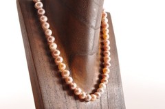 Off-round shape freshwater pearls necklace (440mm(17.3in) 212.5ct) “GEM REPORT”.