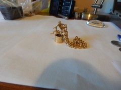 VTG 1980S CHARM BRACELET WISHING WELL GOLD TONE