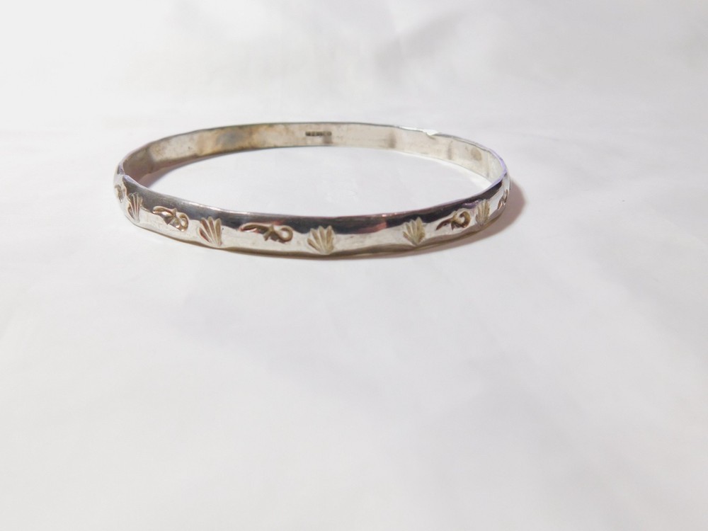 Vintage Mexico Sterling Silver Engraved Bangle Bracelet B595