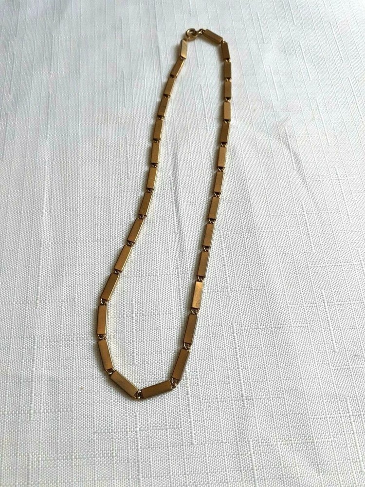 Vintage Gold Tone Necklace 16 Inches As Pictured -VM32