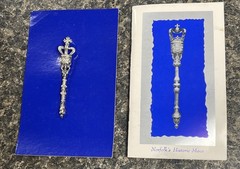 Vintage Norfolk, VA Historic Mace Brooch Pin 3-1/8″and 16 Page Booklet