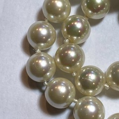 SIGNED CAROL LEE 925 HUGE 10 MM. IRIDESCENT LUSTRE GLASS PEARL KNOTTED NECKLACE