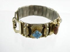 Vintage Heavy Goldtone Metal Art Glass Cabochon Panel Bracelet 7 Inches Unsigned