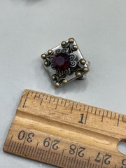 Vintage Signed Elliott Two Tone Red Rhinestone Clip On Stud 0.8” Earrings
