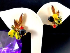 JULIANA D&E CARMEN MIRANDA STYLE NUGGET BEAD BRACELET BROOCH EARRINGS SET BOOK