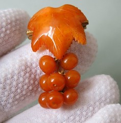 Vintage Natural Baltic Amber Grapes Brooch USSR Gold Plated Pin