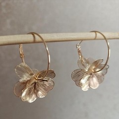 Vintage Style Golden Filigree Layered Flower Hoop Earrings