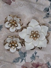 Emmons MCM Demi-Parure White Camilla Gold Tone Brooch & Clip Earrings Set Signed