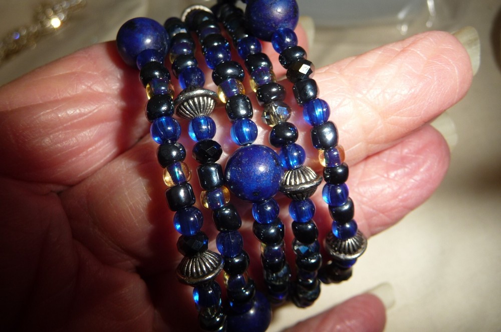#1427A BRACELET SPIRAL 1″ W ROWS of BLUE & GRAY GLASS BEADS