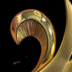 Vintage Tona Brooch Matte Shiny Goldtone Swirl 3-1/8″ Long