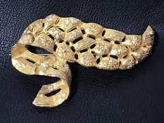 TARA Brooch Aurora Borealis Rhinestones Gold Tone 2.5 inches