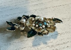 Vtg. Monet Gold Tone Faux Pearl Teal Enamel Flower Brooch BinC