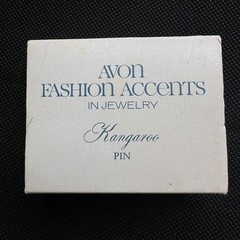 1975 VINTAGE AVON FASHION ACCENTS IN JEWELRY Kangaroo Gold-tone Pin 2.0 in