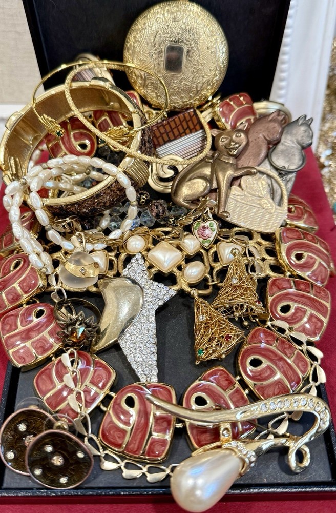 Vintage Estate Costume Jewelry Lot ! MONET, AVON and more!
