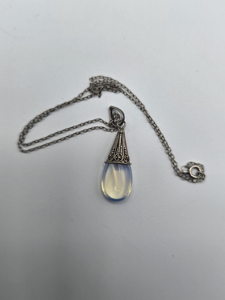 Vintage Sterling Silver Filigree Opalite Glass Teardrop Pendant Necklace 16″