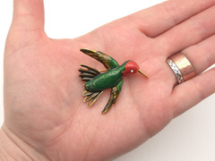 Vintage Signed MMA Metro Museum of Art Green Red Enamel Hummingbird Brooch Pin