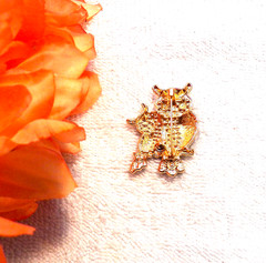 CLASSIC PIN BROOCH OWL AND BABY SOLITARY NOCTURNAL BIRD OF PREY RHINESTONES K13