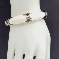 Black White Geometric Abstract Enamel Print Silver Tone Hinged Bangle Bracelet