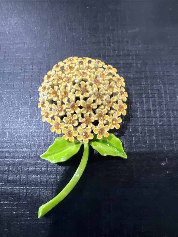 Vintage Weiss Flower Brooch Signed