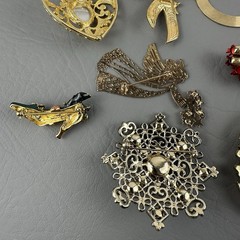 Vintage Brooch Pin Lot 14 Gold Tone Avon AJC Floral Mixed Costume