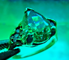 2.CARAT center NATURAL Diamond “Not a LG enhanced” w/side diamonds, 14k solid yg