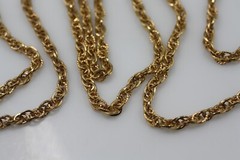 Vintage shiny & textured gold tone links Lady Remington LR chain necklace 48″