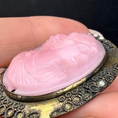 Vintage Cameo Brooch Gold Tone Pink READ