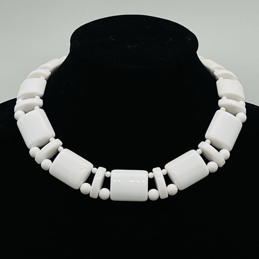 Vintage Monet Necklace Chunky White Lucite Choker 16″