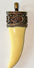 VTG HILDIE & JO TUSK PENDANT BRONZE AND GLASS TUSK 2″