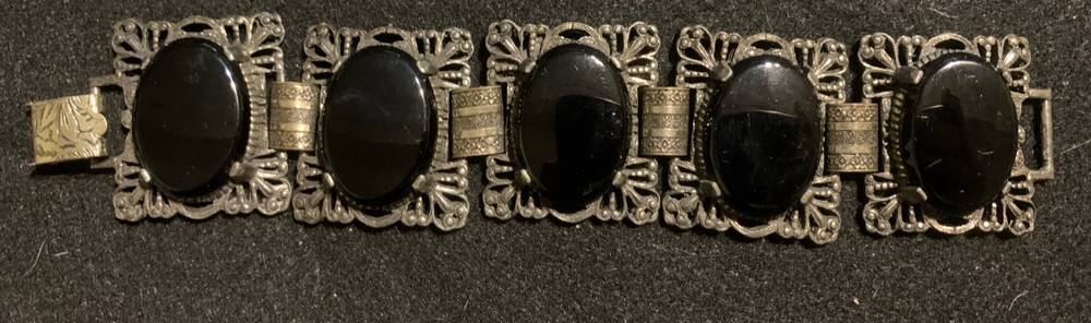 Vintage Judy Lee Victorian Chunky Black Cabochon Filagree Silver Tone Bracelet
