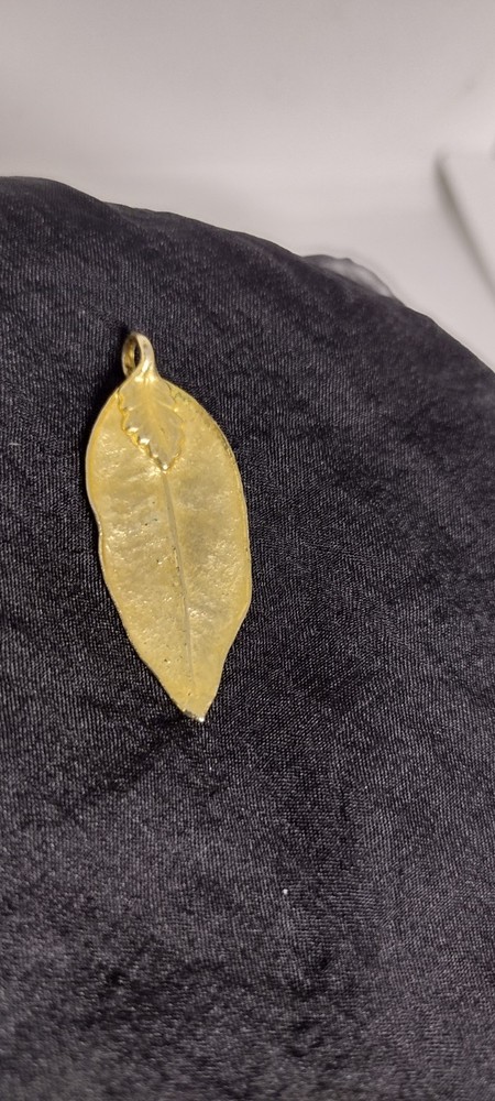 VTG 1970s Polished Gold Plated Leaf Pendant Necklace Korea – No Chain