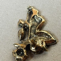 Vintage Girl Angel Fairy Hugging Rose Pin Gold Tone A16 Jewelry
