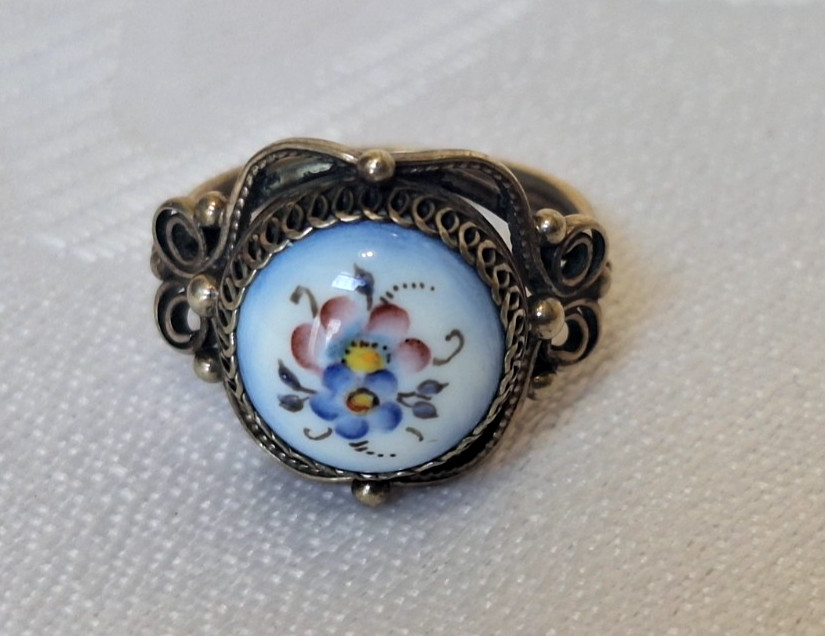 Vintage Soviet Era Rostov Finift Floral Enamel Ring Size: 6