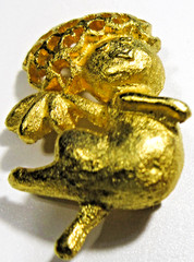 Vtg UNUSUAL WHIMSICAL ANGEL WINGS Brooch Pin brushed gold tone metal Christian