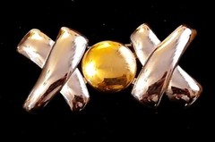 L R Lady Remington Gold And Silver Tone Brooch/pin. XOX Hugs And Kisses