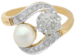 1.07 Ct Diamond and Natural Saltwater Pearl 18k Yellow Gold Twist Ring Antique