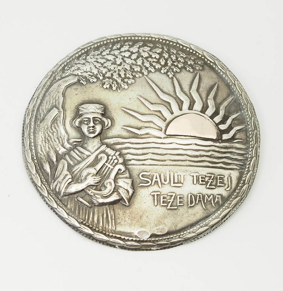 Latvia folk song Saulit Tezej Tezedama woman w harp 875 silver gold brooch pin