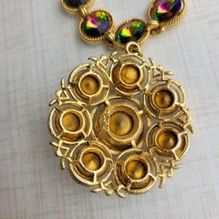Watermelon Rivoli Necklace Vintage Signed Lisner 16″ READ Missing One Back Stone