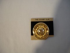 VTG.COSTUME JEWELRY ,THE SCARF CLIP GOLDTONE 1.5 IN.DIA.NO DAMAGE