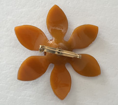 Vtg 60s Lucite/Plastic Brown Flower Striped Brooch/Pin 3″ & Earrings (SEE BELOW)