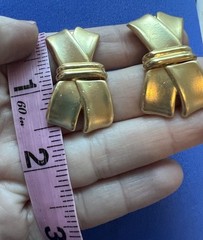Vintage Matte Goldtone Hinged Drop Clip On Earrings X Design Unique C7
