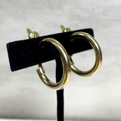 Vintage Trifari Earrings Gold Tone Thick Tubing Hoop Signed Pierced Hinged 1″