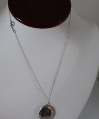 Vintage c1990s-2000s Sterling Silver Oval Etched Locket & Chain Retro