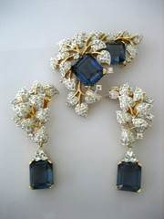 RARE JOMAZ JOSEPH MAZER BLUE & PAVE RHINESTONE LEAF 1950’S BROOCH & EARRINGS SET
