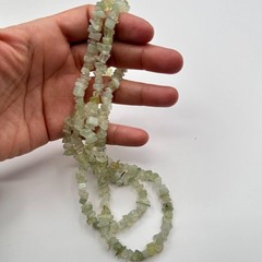 Vintage 80s Prehnite Gemstone Chip Beaded Necklace Healing Sage Green Jewelry