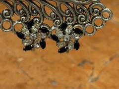 B. DAVID ART DECO VINTAGE BLACK CRYSTAL RHINESTONES FLORAL CLIP ON .75″ EARRINGS